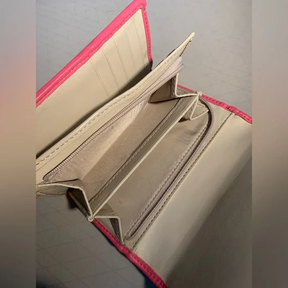 Coach Monogram Medium Wallet - Picture 6 of 7